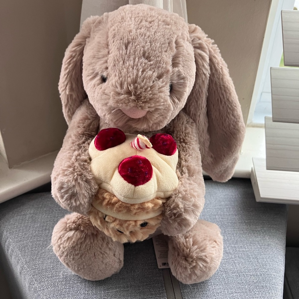 Jellycat Bashful Beige Birthday Bunny